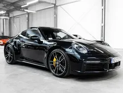 Czarny (metalik) Używany 2022 Porsche 911 Coupe | 999 000 zł