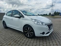 Biały Używany 2015 Peugeot 208 Active Hatchback | 24 100 zł (Uczciwa cena)