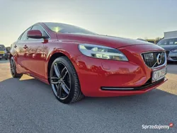 Czerwony Używany 2016 Volvo V40 Inscription Kombi | 42 900 zł (Uczciwa cena)