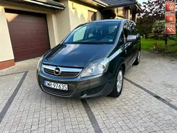 Szary (metalik) Używany 2010 Opel Zafira Minivan | 16 900 zł (Dość drogi)