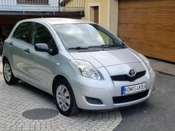 Srebrny (metalik) Używany 2011 Toyota Yaris Hatchback | 14 900 zł (Dobra cena)