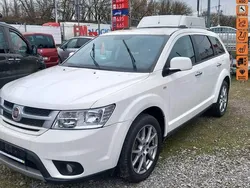 Biały Używany 2015 Fiat Freemont SUV | 49 900 zł (Dość drogi)
