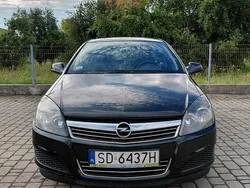 Czarny Używany 2011 Opel Astra Hatchback | 15 300 zł (Super Cena)