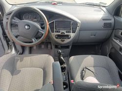 Używany 2004 Kia Carens Minivan | 2999 zł