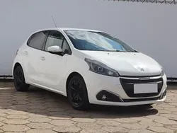 Biały Używany 2015 Peugeot 208 Hatchback | 21 999 zł (Dobra cena)