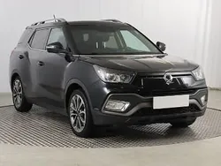 Czarny Używany 2016 Ssangyong XLV SUV | 39 999 zł