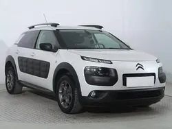 Biały Używany 2018 Citroën C4 Cactus PureTech Hatchback | 39 999 zł (Uczciwa cena)