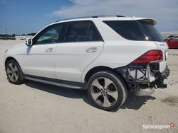 Biały Używany 2018 Mercedes GLE350 SUV | 71 000 zł