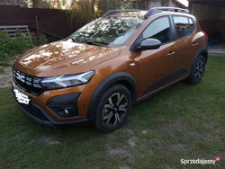 Pomarańczowy Używany 2023 Dacia Sandero Stepway Hatchback | 73 600 zł (Drogi)