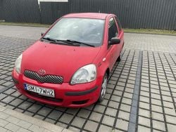 Czerwony Używany 2004 Toyota Yaris Hatchback | 2900 zł (Uczciwa cena)