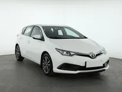 Biały Używany 2016 Toyota Auris Hatchback | 44 999 zł (Dość drogi)