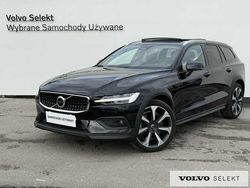 Czarny Używany 2023 Volvo V60 CC Kombi | 209 900 zł