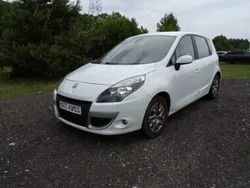Biały Używany 2012 Renault Scénic III Minivan | 17 500 zł (Uczciwa cena)