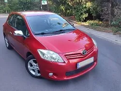 Bordowy Używany 2011 Toyota Auris Hatchback | 24 900 zł