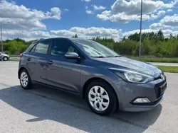 Szary Używany 2015 Hyundai i20 Hatchback | 23 900 zł (Uczciwa cena)