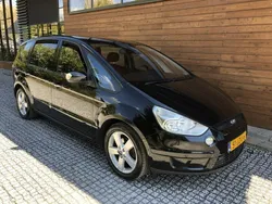 Czarny Używany 2007 Ford S-MAX S Minivan | 21 900 zł (Uczciwa cena)