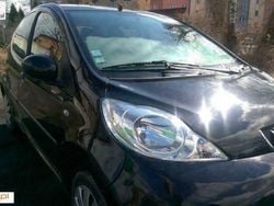 Czarny (metalik) Używany 2006 Peugeot 107 Hatchback | 10 900 zł