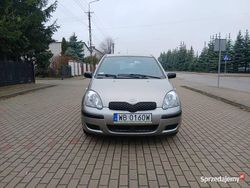 Brązowy Używany 2005 Toyota Yaris Hatchback | 7900 zł (Uczciwa cena)