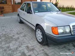 Szary Używany 1989 Mercedes E200 Sedan/Limuzyna | 25 700 zł