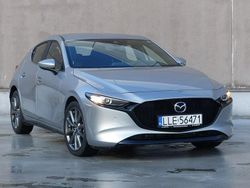 Srebrny (metalik) Używany 2021 Mazda 3 Hatchback | 75 900 zł (Dobra cena)