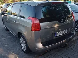 Srebrny Używany 2010 Peugeot 5008 Minivan | 16 000 zł (Uczciwa cena)