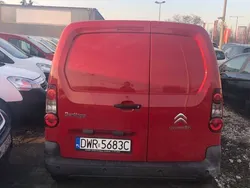 Czerwony Używany 2018 Peugeot Partner Minivan | 22 000 zł (Dobra cena)