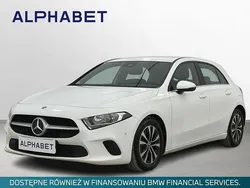 Biały Używany 2021 Mercedes A180 Hatchback | 94 900 zł (Dobra cena)