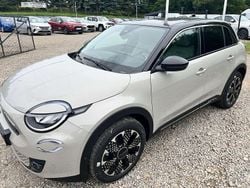 Lakier metalizowany kremowy cappucino z dachem w kolorze czarny cinema Nowe 2025 Fiat 600 La Prima SUV | 101 840 zł (Uczciwa cena)