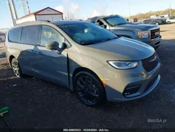Szary Używany 2022 Chrysler Pacifica SUV | 59 500 zł