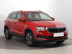 Czerwony Używany 2022 Skoda Karoq SUV | 105 999 zł (Uczciwa cena)