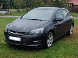 Czarny Używany 2015 Opel Astra Hatchback | 26 900 zł (Uczciwa cena)