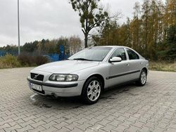 Srebrny Używany 2001 Volvo S60 Sedan/Limuzyna | 8200 zł