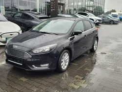 Czarny Używany 2015 Ford Focus Titanium Hatchback | 47 900 zł (Dość drogi)
