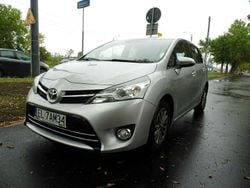 Srebrny Używany 2017 Toyota Verso Minivan | 36 900 zł (Uczciwa cena)