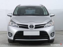 Srebrny Używany 2014 Toyota Verso Minivan | 42 999 zł (Uczciwa cena)