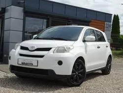 Biały Używany 2010 Toyota Urban Cruiser SUV | 23 900 zł
