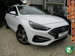 Biały Używany 2021 Hyundai i30 Comfort Kombi | 77 896 zł (Uczciwa cena)