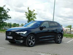 Czarny (metalik) Używany 2021 Volvo XC60 SUV | 99 980 zł (Super Cena)