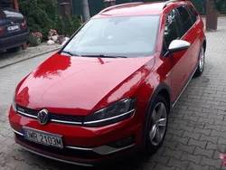 Czerwony Używany 2015 VW Golf VII Sedan/Limuzyna | 61 000 zł (Uczciwa cena)