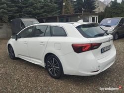 Biały Używany 2017 Toyota Avensis Kombi | 35 000 zł (Super Cena)