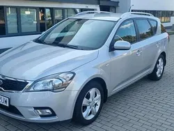 Srebrny Używany 2010 Kia Ceed 4 Kombi | 17 990 zł (Dobra cena)