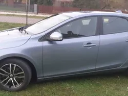 Niebieski Używany 2019 Volvo V40 Kombi | 62 800 zł (Uczciwa cena)