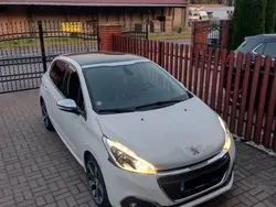 Biały Używany 2016 Peugeot 208 Hatchback | 31 500 zł (Dobra cena)