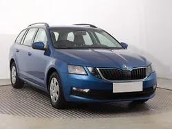 Niebieski Używany 2018 Skoda Octavia Kombi | 39 999 zł (Dobra cena)