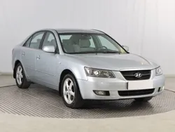 Srebrny Używany 2005 Hyundai Sonata Sedan/Limuzyna | 8499 zł