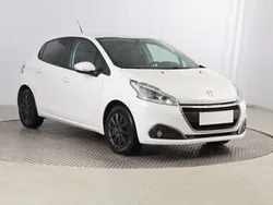 Biały Używany 2016 Peugeot 208 Hatchback | 26 499 zł (Uczciwa cena)