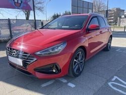 Czerwony Używany 2022 Hyundai i30 Kombi | 77 900 zł (Uczciwa cena)