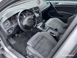Srebrny Używany 2017 VW Golf VII Kombi | 32 000 zł (Uczciwa cena)