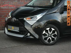Czarny (metalik, perła) Używany 2020 Toyota Aygo Hatchback | 39 990 zł (Dobra cena)