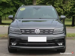 Szary Używany 2020 VW Tiguan SUV | 119 999 zł
